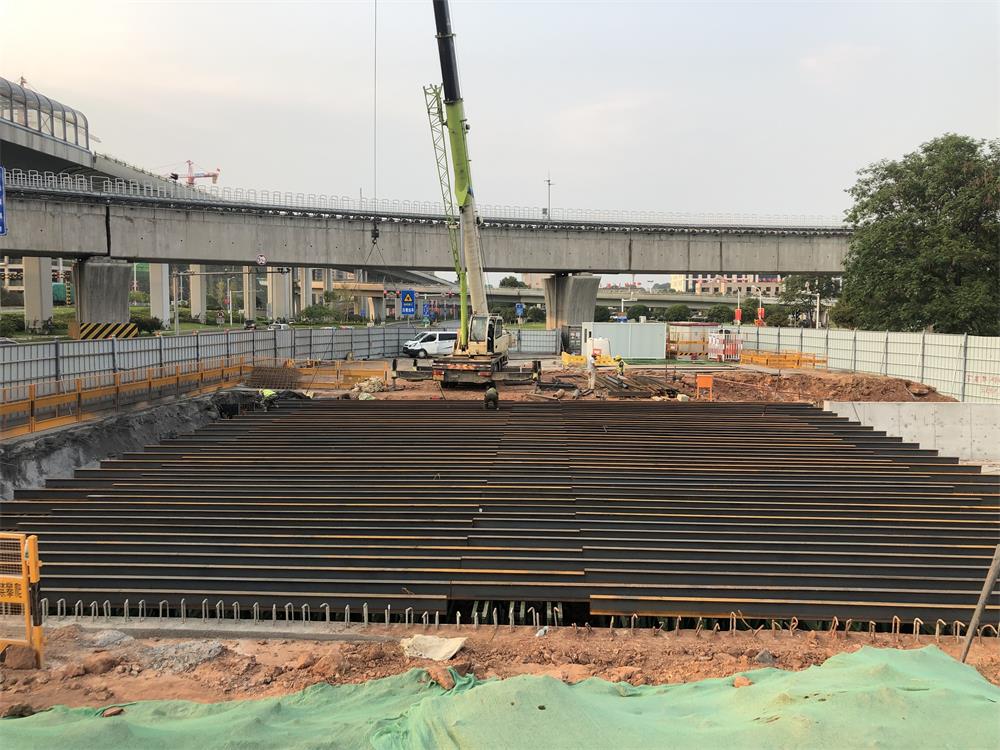 中鐵十六局長沙地鐵六號線2號貝雷鋼橋